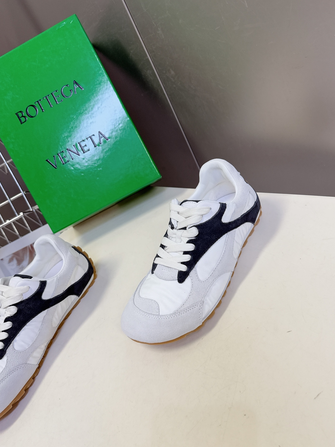 Bottega Veneta BV葆蝶家 阿甘鞋 德训鞋 运动鞋 BV经典老钱风运动鞋超多明星时尚博主种
