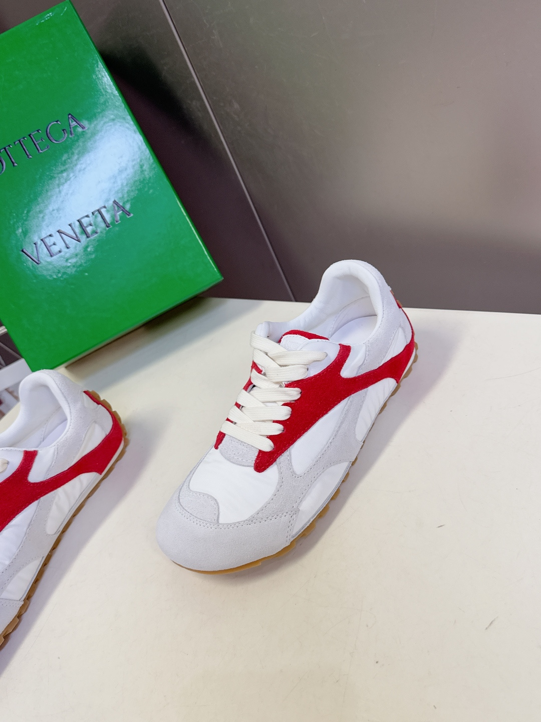 Bottega Veneta BV葆蝶家 阿甘鞋 德训鞋 运动鞋 BV经典老钱风运动鞋超多明星时尚博主种