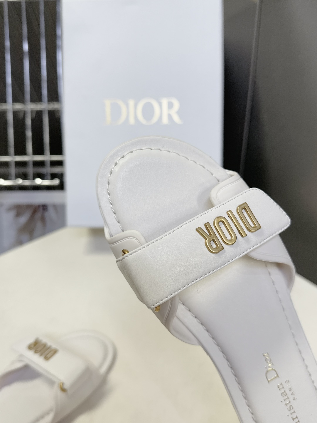 Dior迪奥经典魔术贴扣凉一体拖鞋 高版本GO原版完美复刻 最流行的配色面料 层次感超强 原版开模高档T