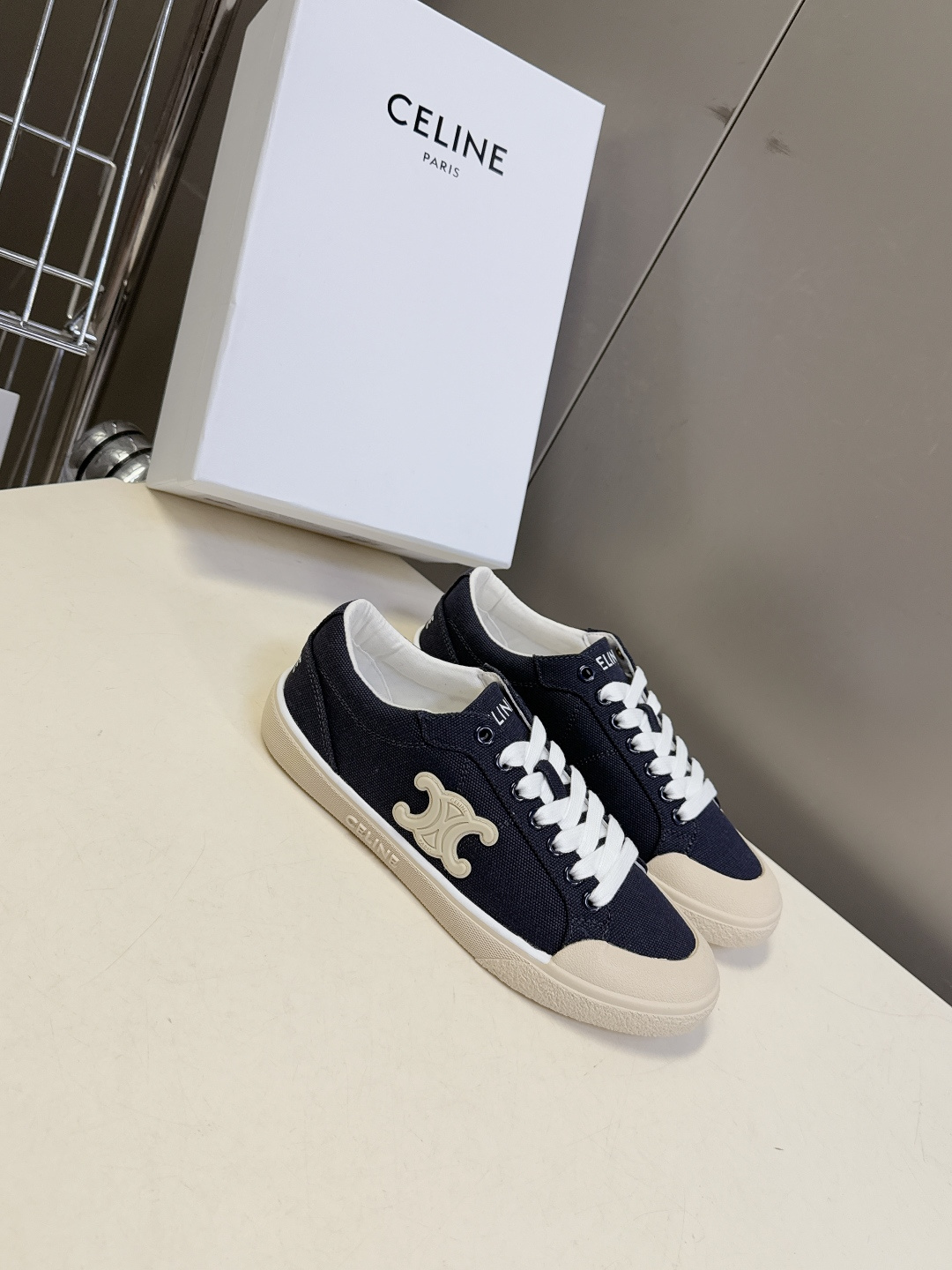 CELINE思琳春夏最新走秀款凯旋门休闲鞋、AS-01 系列运动鞋、lisa、陈立农超多明星上脚、这一季