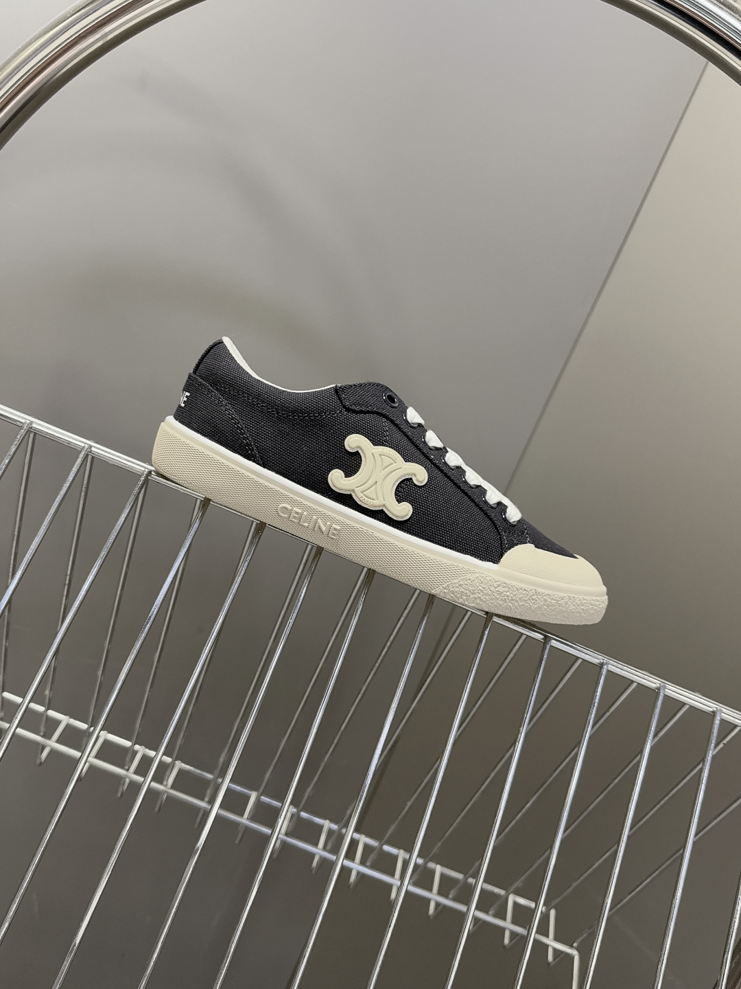 CELINE思琳春夏最新走秀款凯旋门休闲鞋、AS-01 系列运动鞋、lisa、陈立农超多明星上脚、这一季