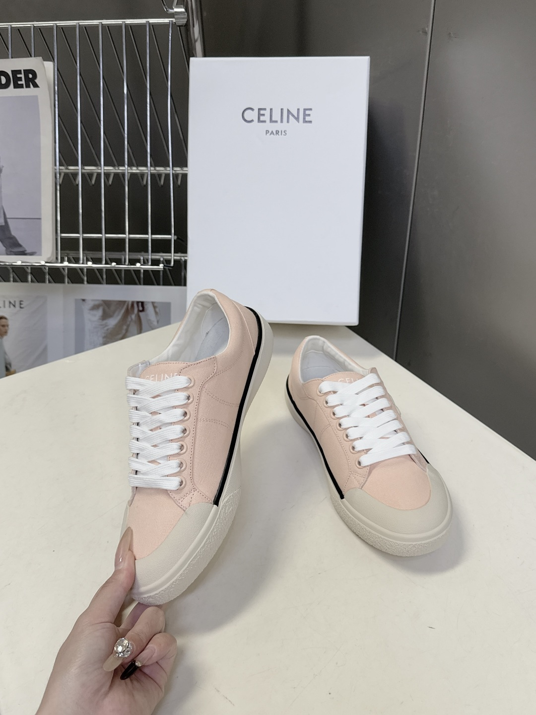 CELINE思琳春夏最新走秀款凯旋门休闲鞋、AS-01 系列运动鞋、lisa、陈立农超多明星上脚、这一季