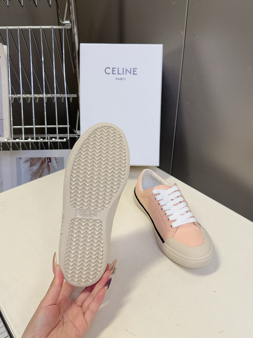 CELINE思琳春夏最新走秀款凯旋门休闲鞋、AS-01 系列运动鞋、lisa、陈立农超多明星上脚、这一季