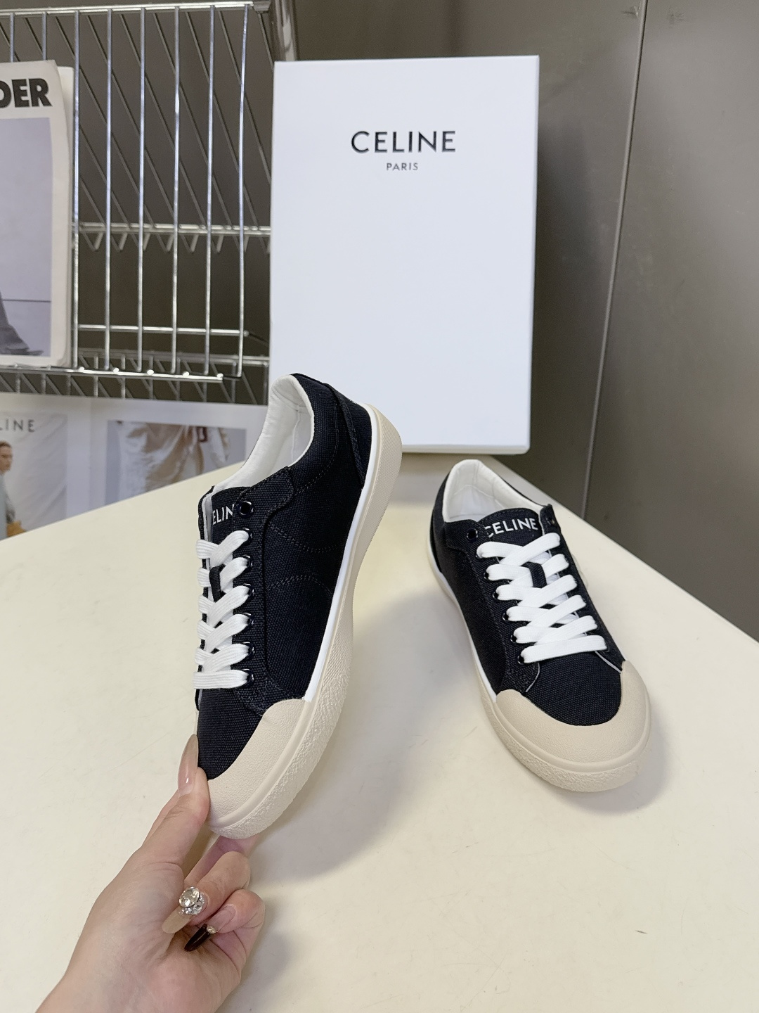 CELINE思琳春夏最新走秀款凯旋门休闲鞋、AS-01 系列运动鞋、lisa、陈立农超多明星上脚、这一季