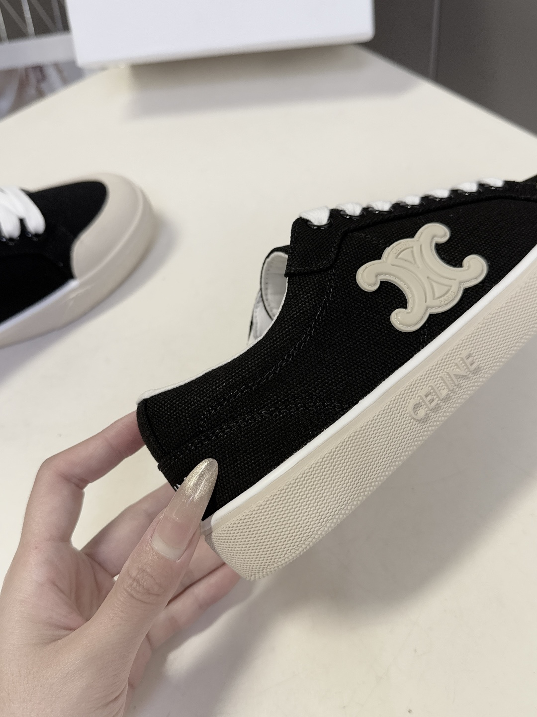 CELINE思琳春夏最新走秀款凯旋门休闲鞋、AS-01 系列运动鞋、lisa、陈立农超多明星上脚、这一季