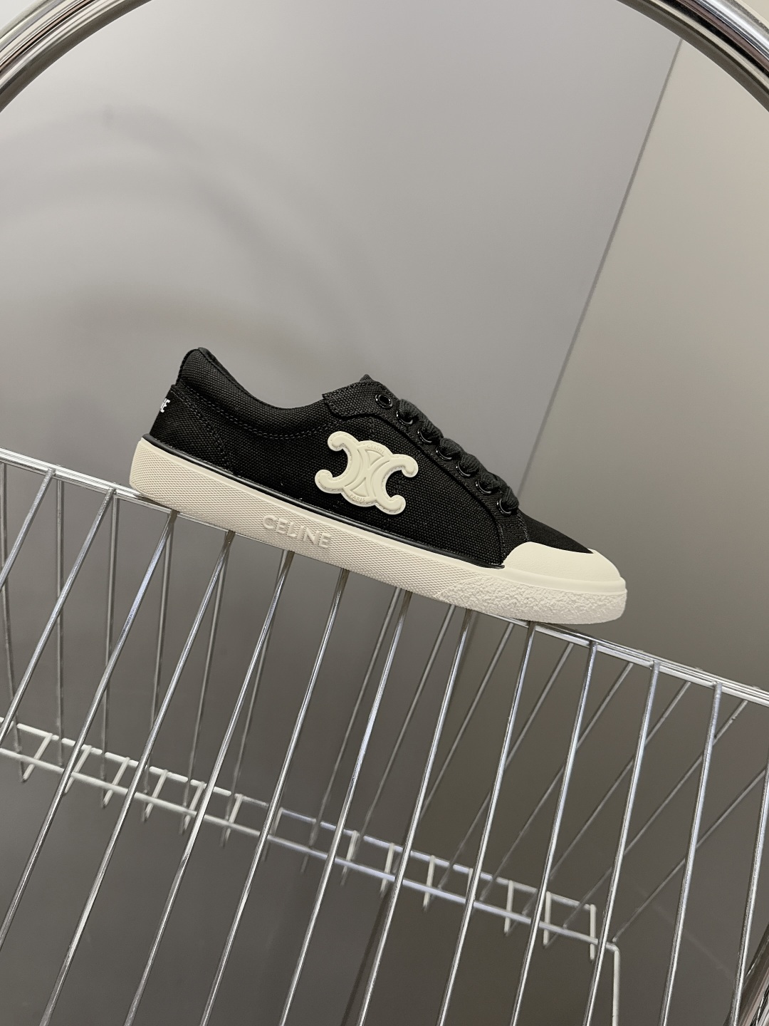 CELINE思琳春夏最新走秀款凯旋门休闲鞋、AS-01 系列运动鞋、lisa、陈立农超多明星上脚、这一季