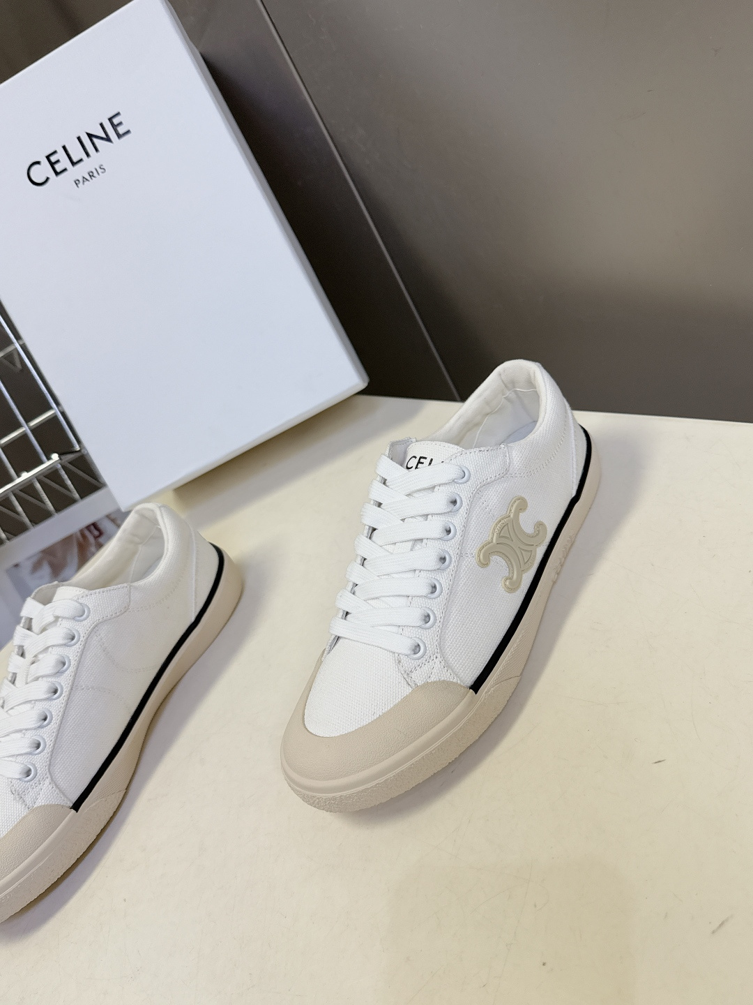 CELINE思琳春夏最新走秀款凯旋门休闲鞋、AS-01 系列运动鞋、lisa、陈立农超多明星上脚、这一季