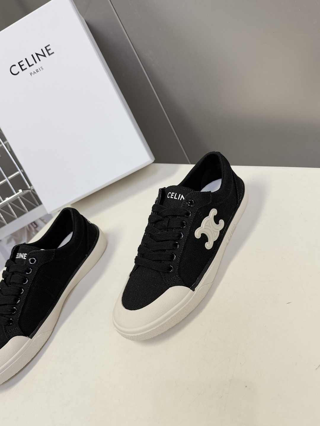 CELINE思琳春夏最新走秀款凯旋门休闲鞋、AS-01 系列运动鞋、lisa、陈立农超多明星上脚、这一季