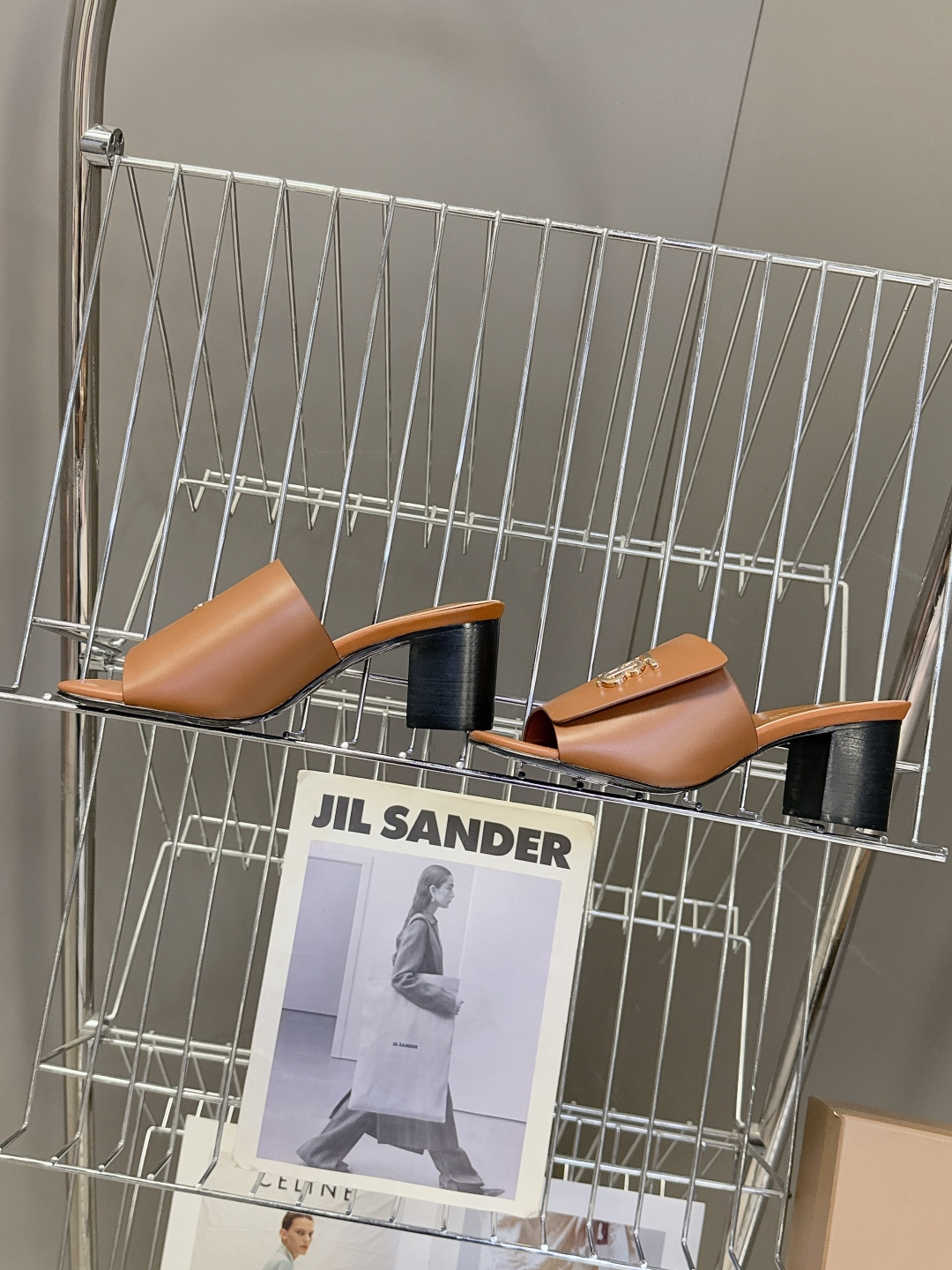 Burberry博柏利春夏最新款拖鞋 凉鞋 超多明星时尚博主种草 夏天必备 大爆款‼️已经被它的美貌折服