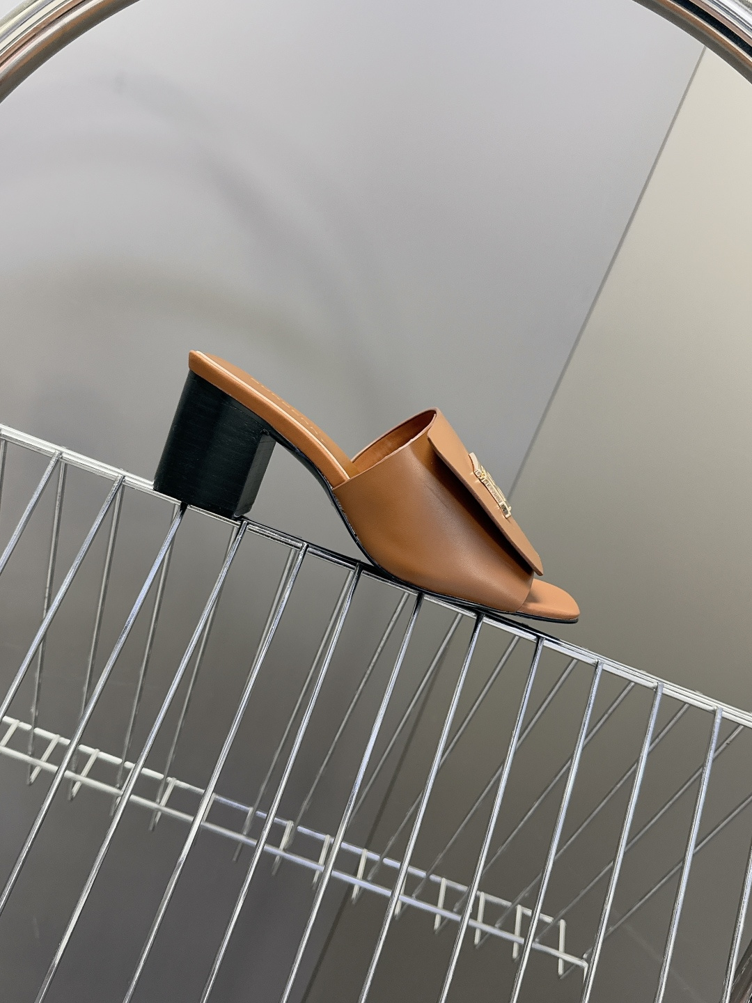 Burberry博柏利春夏最新款拖鞋 凉鞋 超多明星时尚博主种草 夏天必备 大爆款‼️已经被它的美貌折服