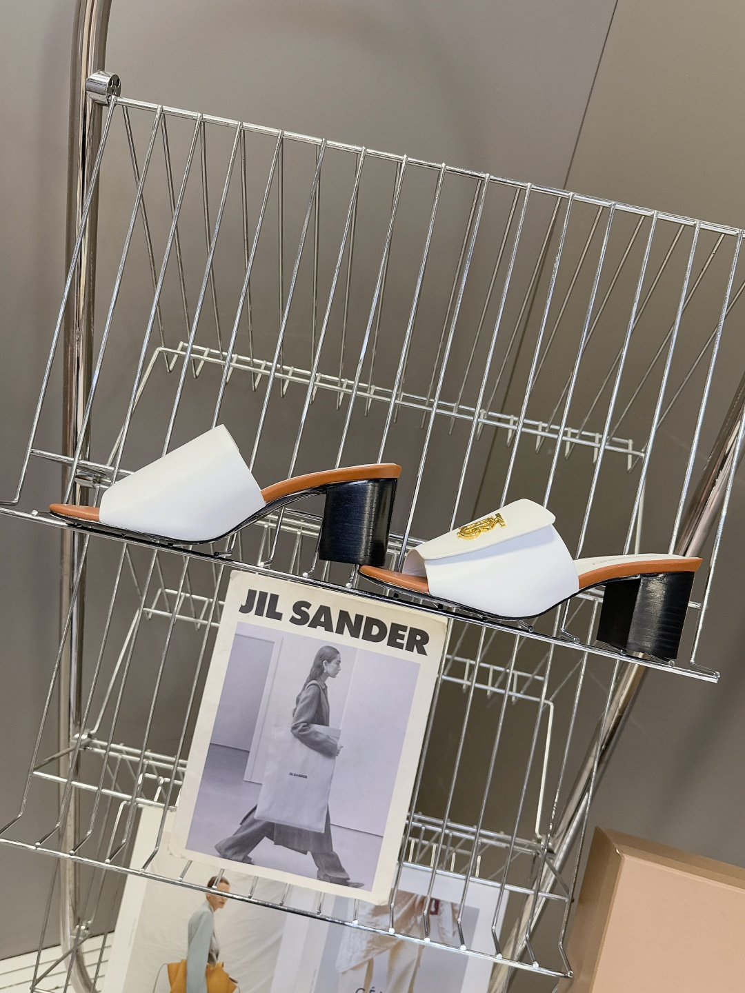 Burberry博柏利春夏最新款拖鞋 凉鞋 超多明星时尚博主种草 夏天必备 大爆款‼️已经被它的美貌折服