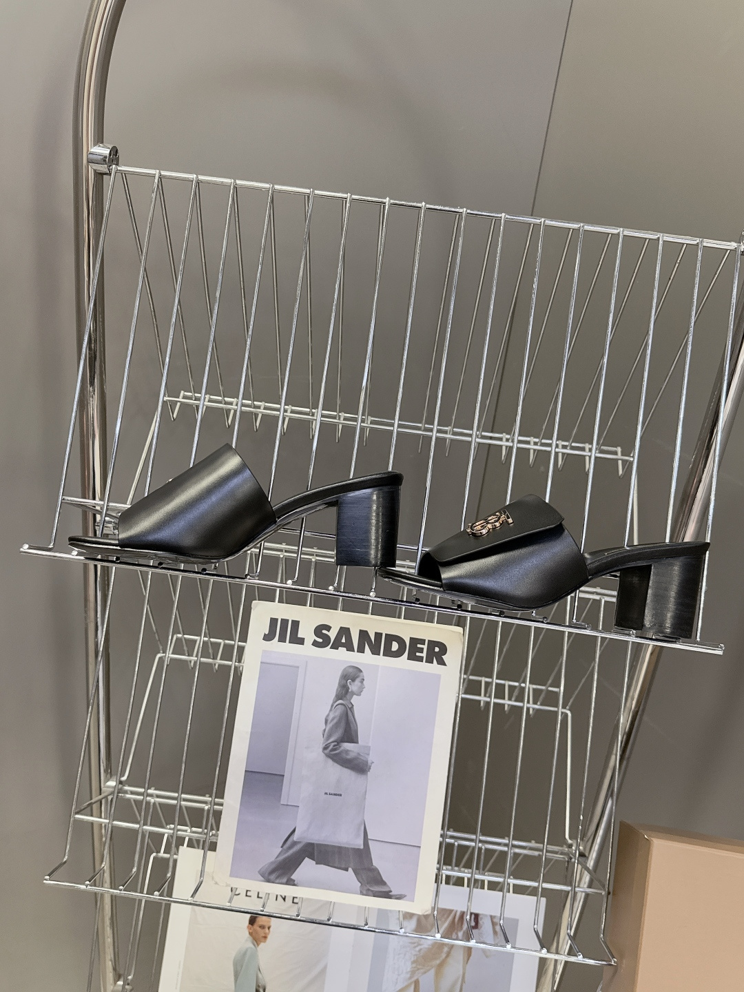 Burberry博柏利春夏最新款拖鞋 凉鞋 超多明星时尚博主种草 夏天必备 大爆款‼️已经被它的美貌折服