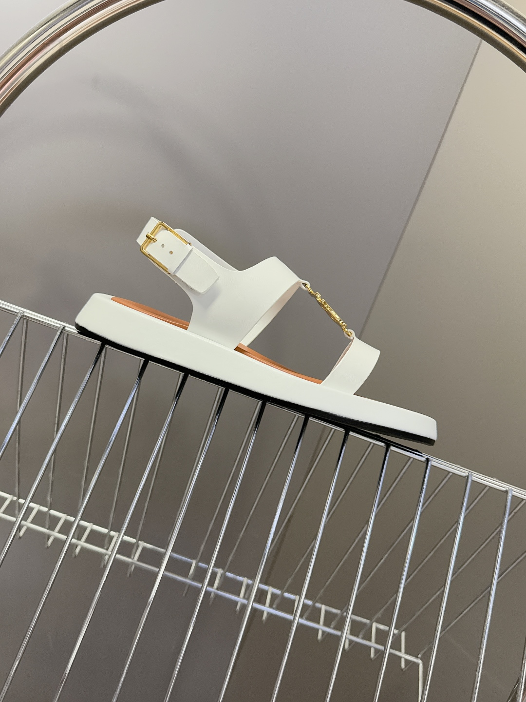 男➕10 Burberry博柏利春夏最新款拖鞋 凉鞋 超多明星时尚博主种草 夏天必备 大爆款‼️已经被它