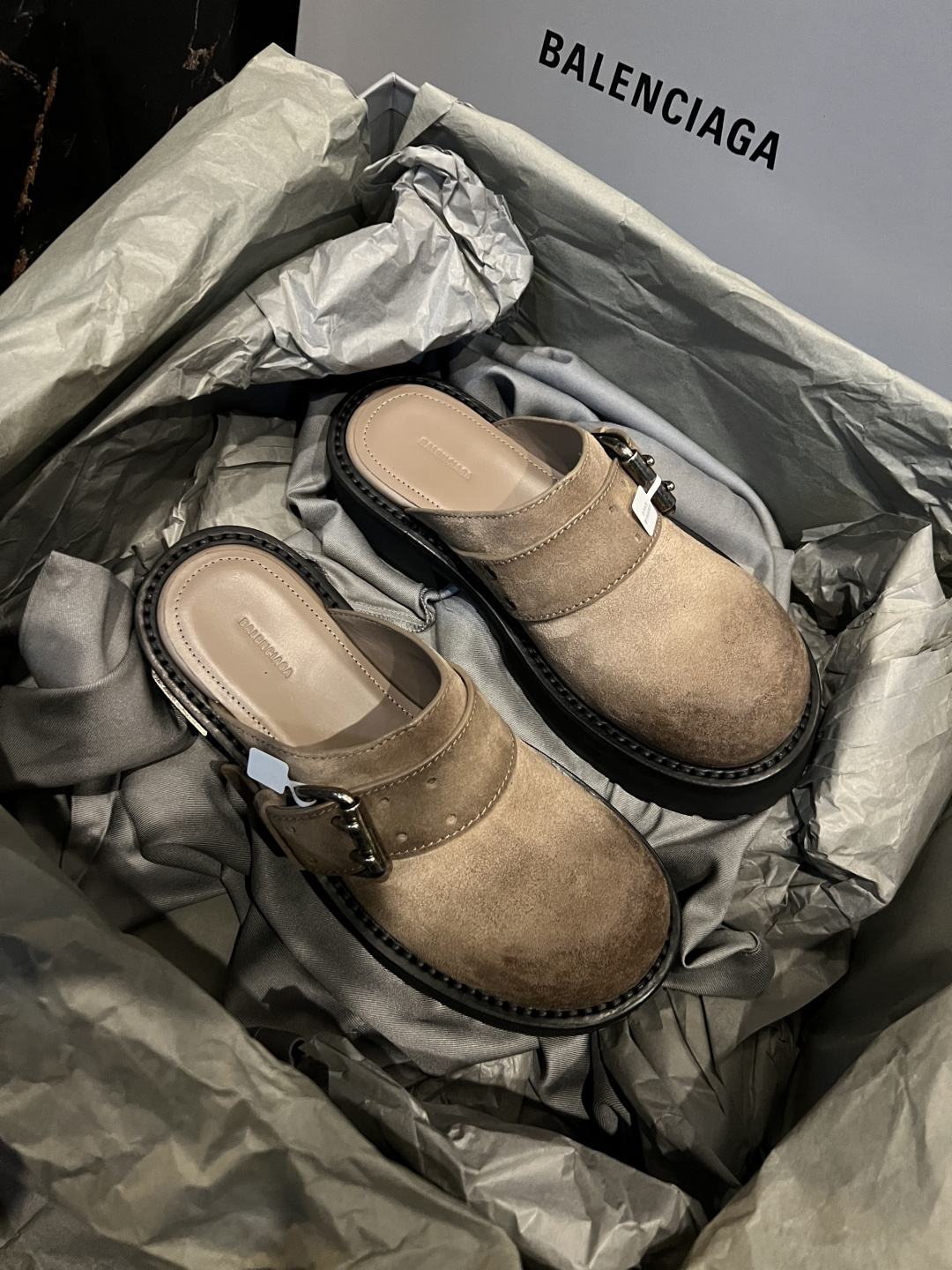 NO:897844,Authentic purchase in Paris ~ big stock soon,19860909巴黎正品购入～即将大货,,Men's shoes