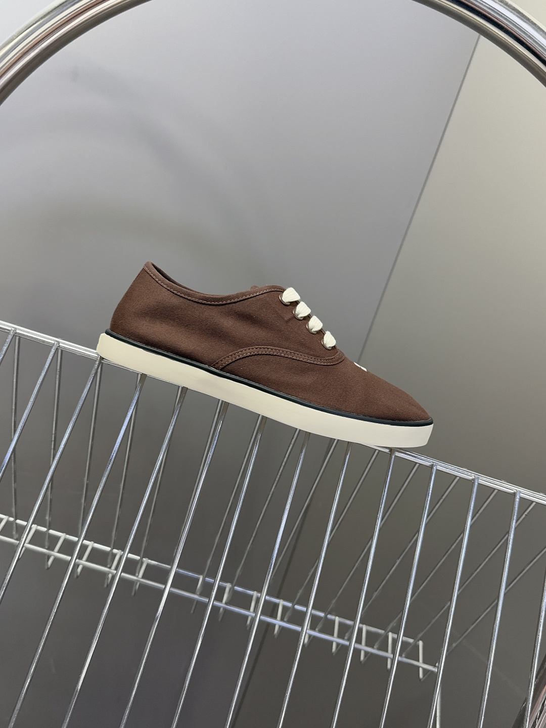 MiuMiu缪缪2026春夏最新走秀款复古休闲鞋 官方秀场出镜率最高的单品 超多明星时尚博主种草 miu