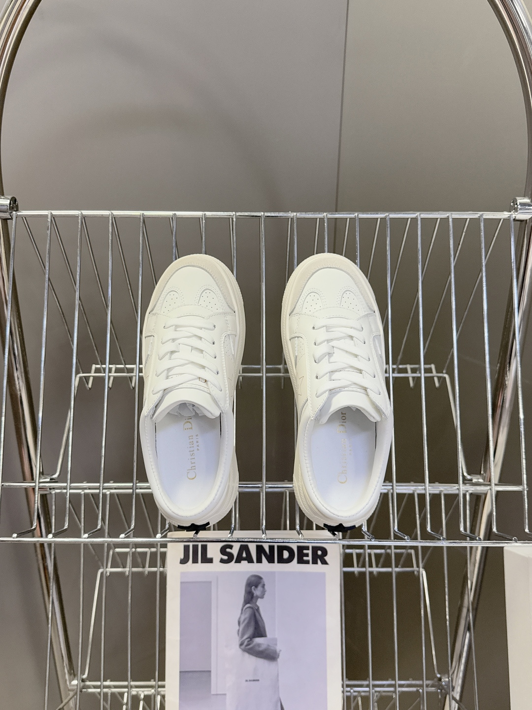 Dior迪奥新款松糕鞋厚底休闲鞋 半拖太古汇RMB8300购入开发 这款Dior Star运动鞋延续经久