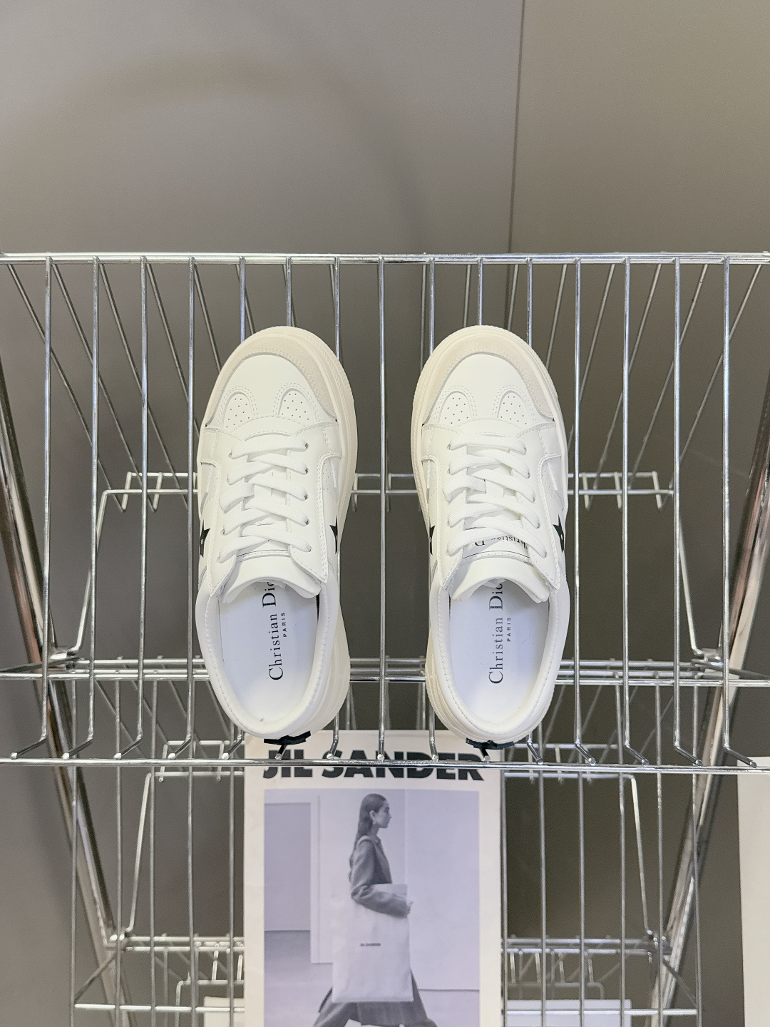 Dior迪奥新款松糕鞋厚底休闲鞋 半拖太古汇RMB8300购入开发 这款Dior Star运动鞋延续经久