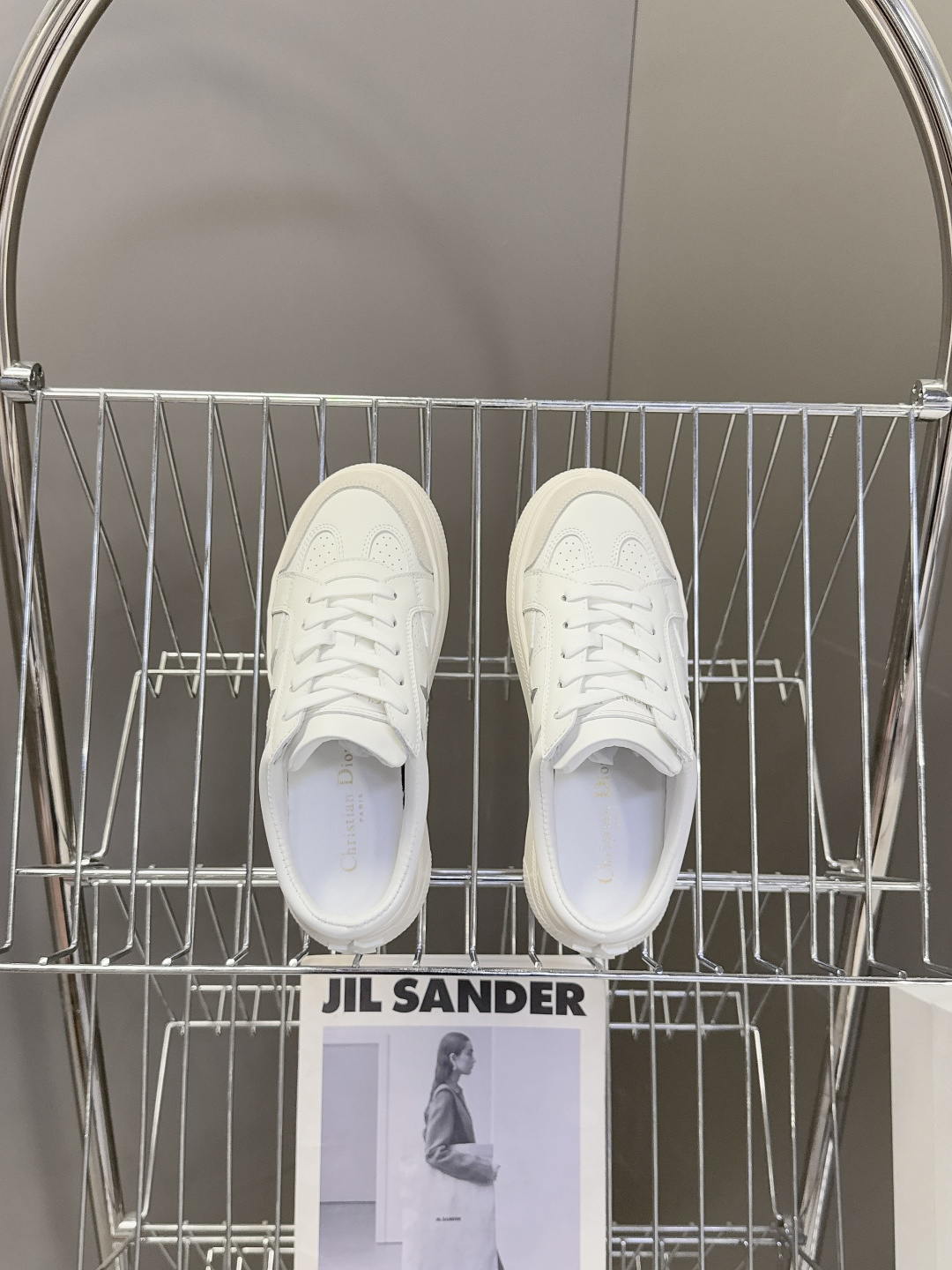 Dior迪奥新款松糕鞋厚底休闲鞋 半拖太古汇RMB8300购入开发 这款Dior Star运动鞋延续经久