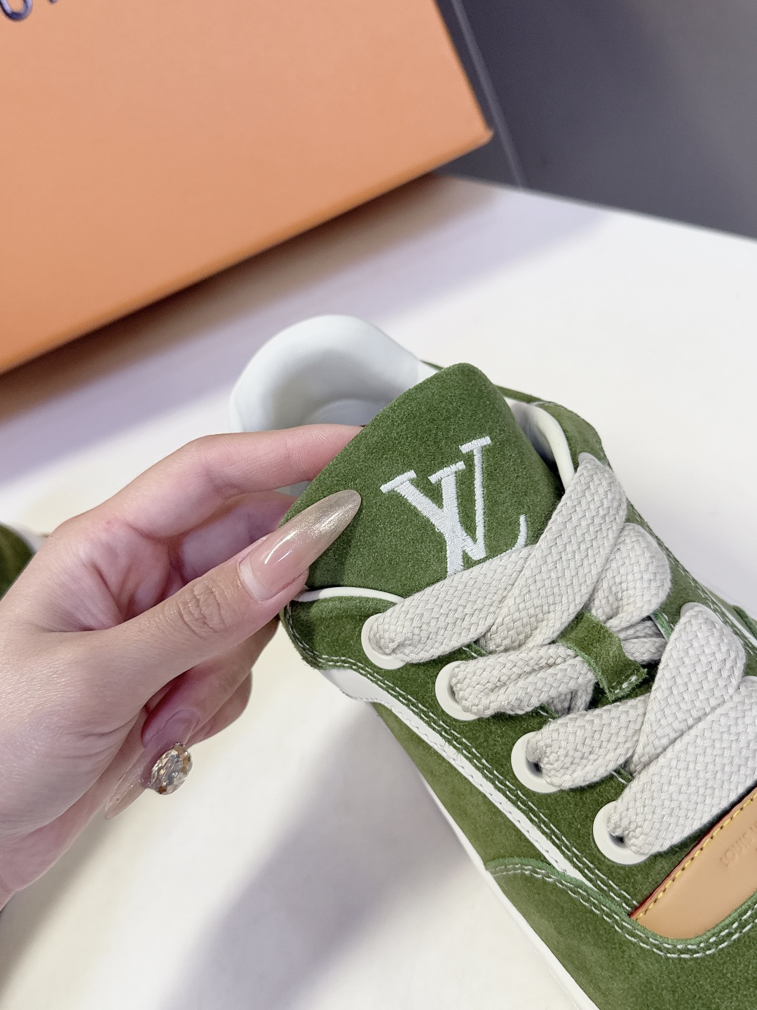 Louis Vuitton 路易威登最新情侣款 饼干鞋休闲鞋 超多明星时尚博主种草 原版购入开发 细节完