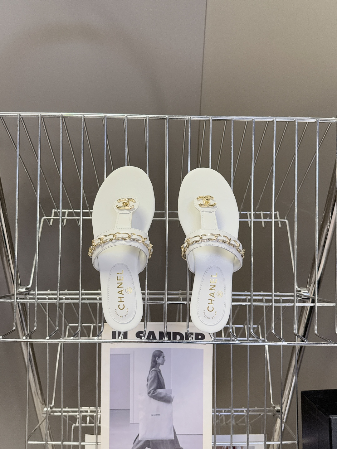 香奈儿CHANEL春夏最新款夹脚链条凉拖鞋超多明星网红种草 露趾无后跟凉拖设计 穿脱便捷平底结构日常行走