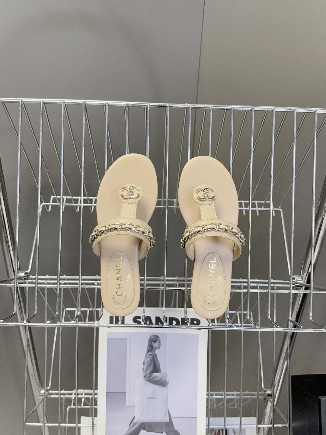 香奈儿CHANEL春夏最新款夹脚链条凉拖鞋超多明星网红种草 露趾无后跟凉拖设计 穿脱便捷平底结构日常行走