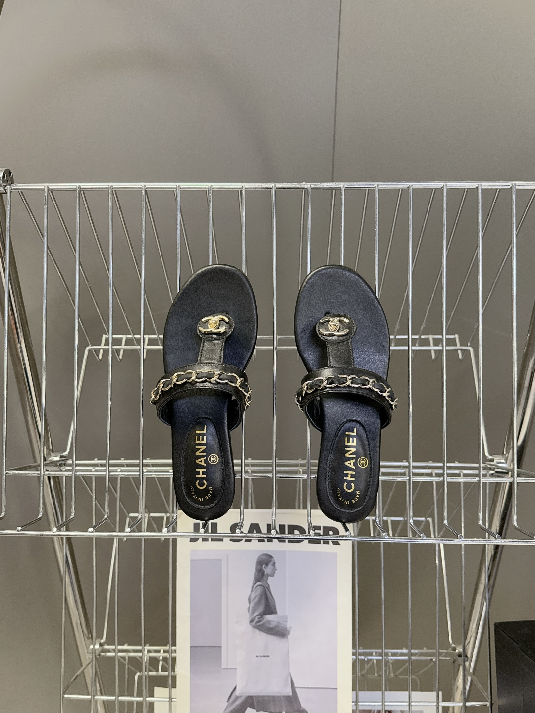 香奈儿CHANEL春夏最新款夹脚链条凉拖鞋超多明星网红种草 露趾无后跟凉拖设计 穿脱便捷平底结构日常行走