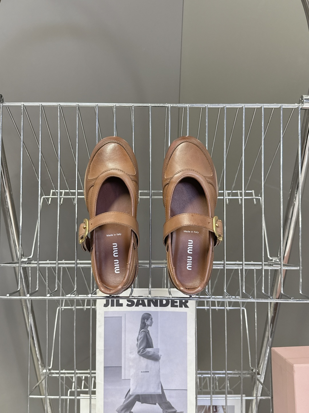 MiuMiu缪缪最新走秀款复古休闲鞋 德训鞋官方秀场出镜率最高的单品 超多明星时尚博主种草 miu系穿搭