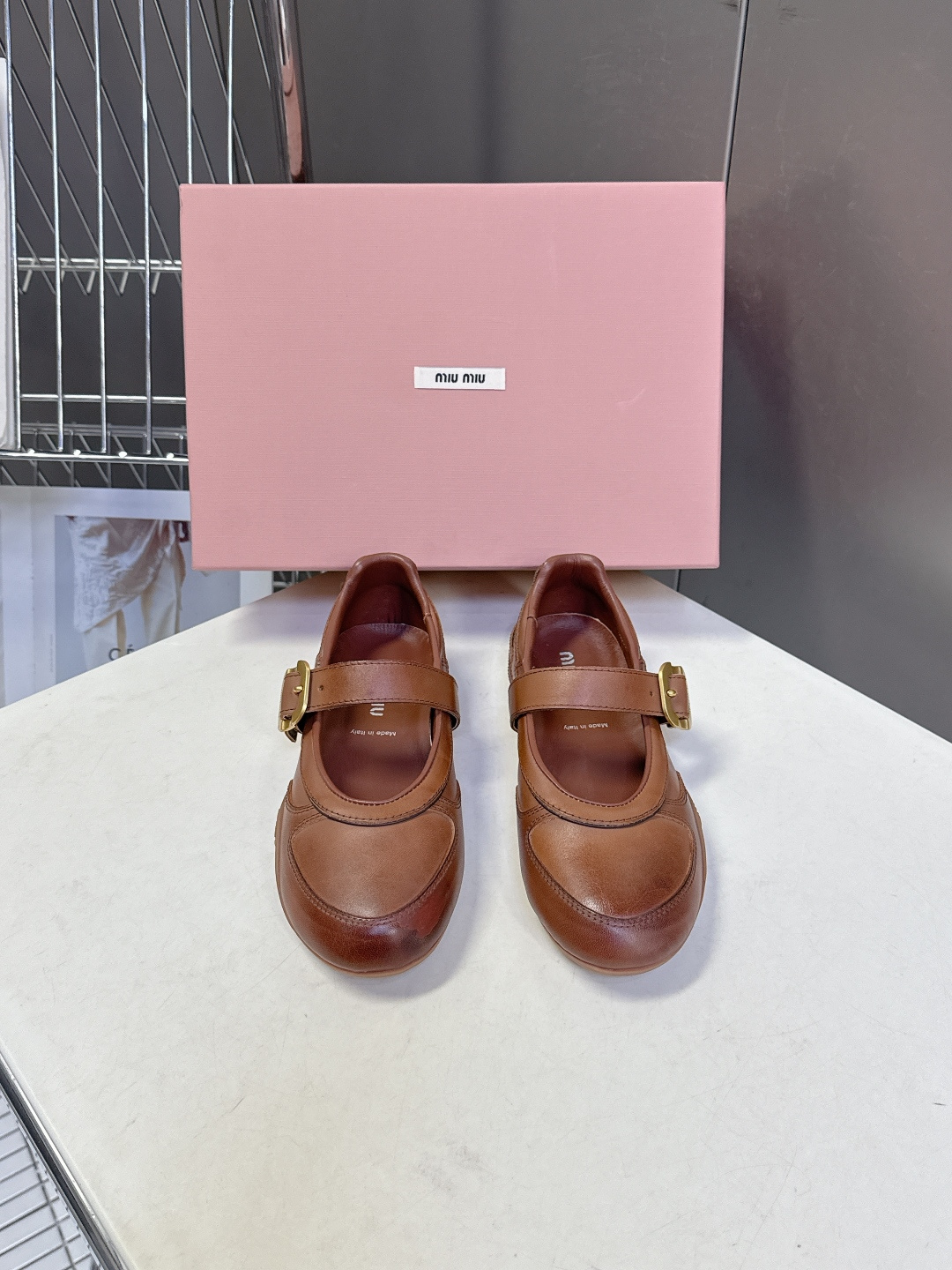 MiuMiu缪缪最新走秀款复古休闲鞋 德训鞋官方秀场出镜率最高的单品 超多明星时尚博主种草 miu系穿搭