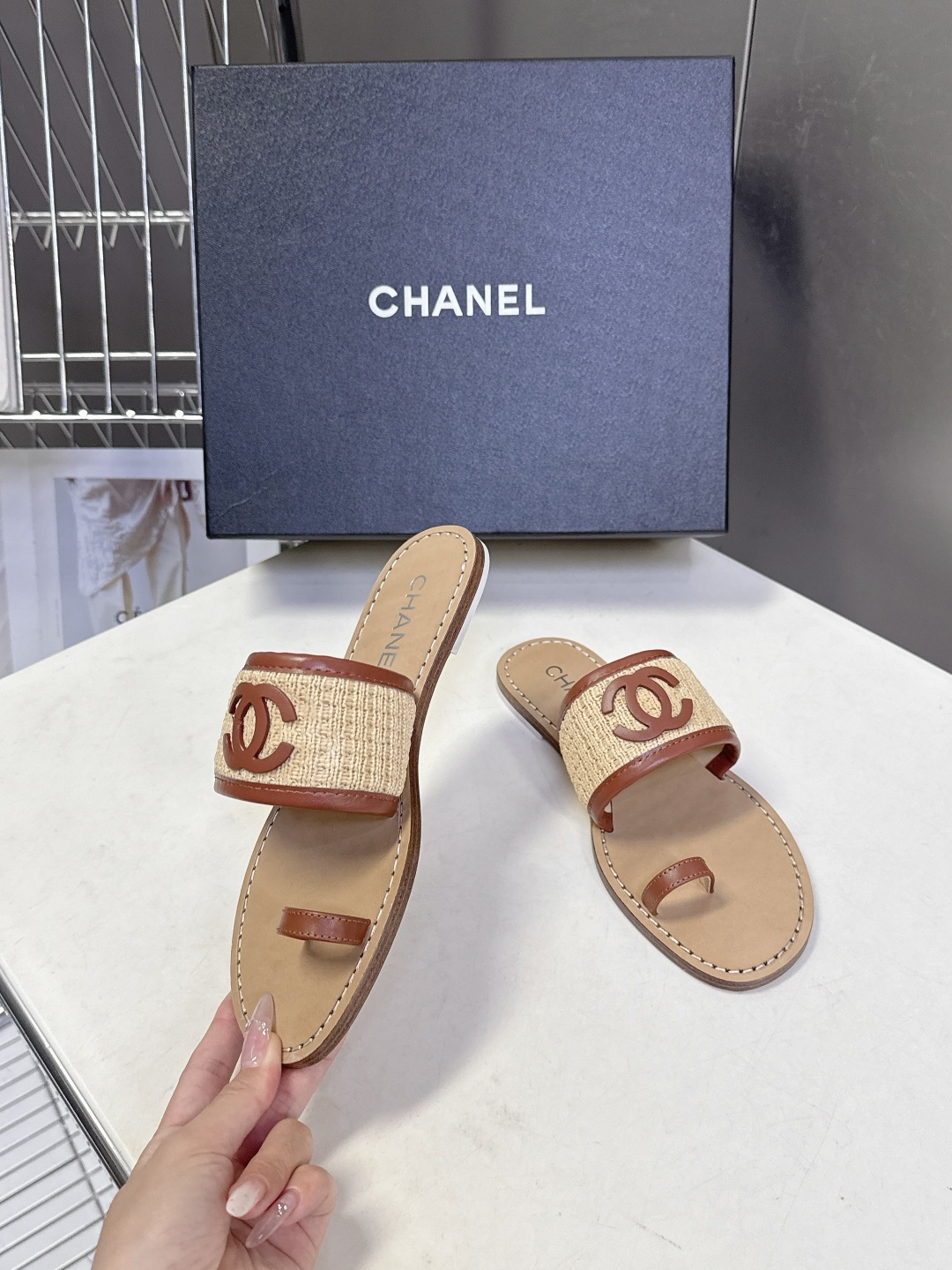 CHANEL香奈儿2026春夏最新款双C拖鞋 超多明星时尚博主种草 夏天必备 大爆款‼️已经被它的美貌折