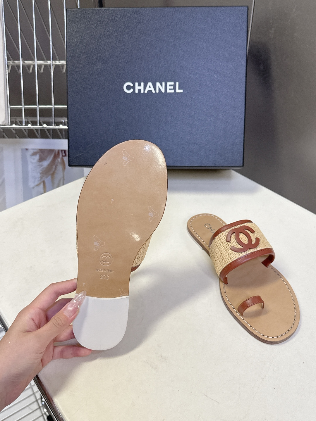 CHANEL香奈儿2026春夏最新款双C拖鞋 超多明星时尚博主种草 夏天必备 大爆款‼️已经被它的美貌折