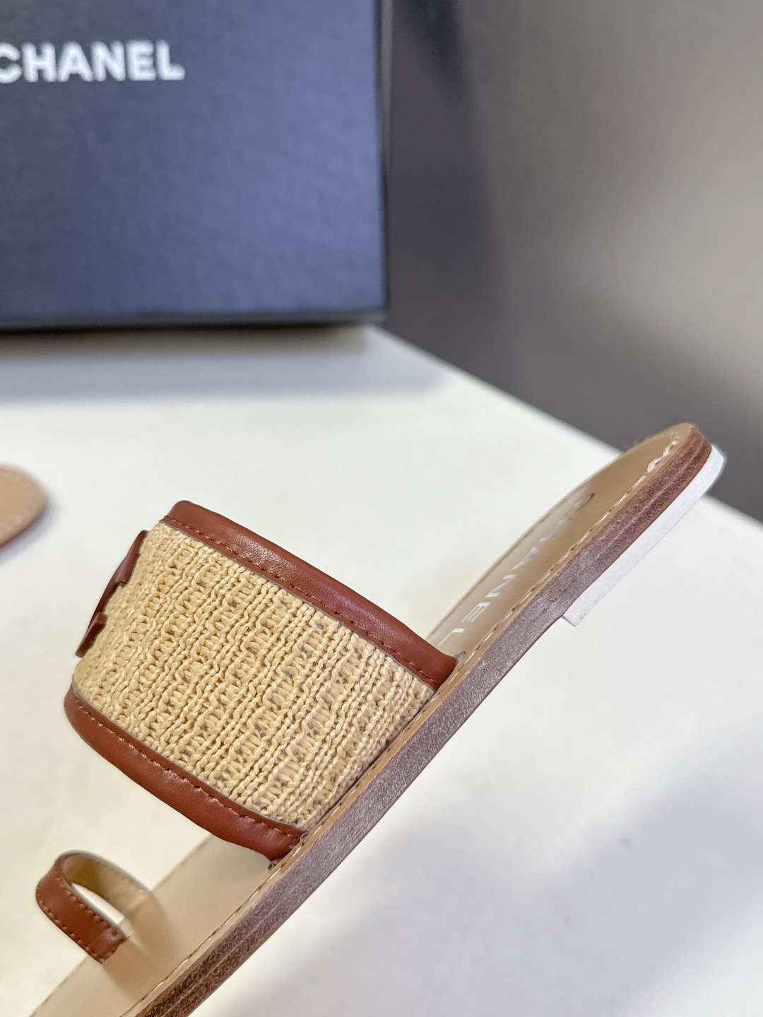 CHANEL香奈儿2026春夏最新款双C拖鞋 超多明星时尚博主种草 夏天必备 大爆款‼️已经被它的美貌折