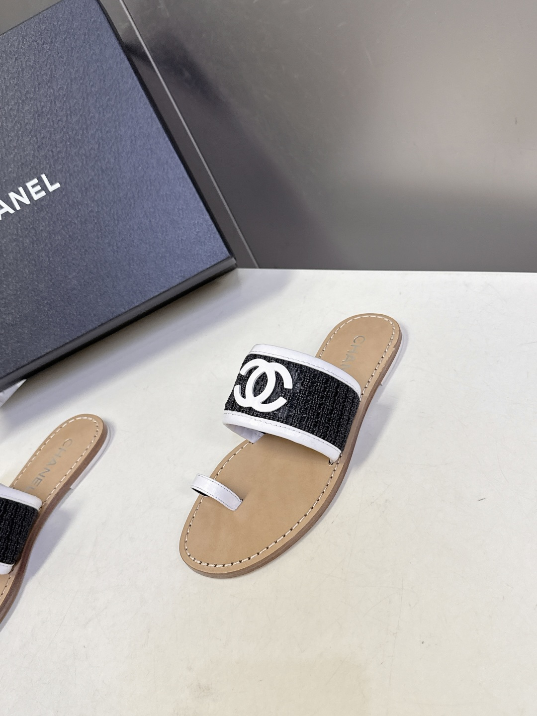 CHANEL香奈儿2026春夏最新款双C拖鞋 超多明星时尚博主种草 夏天必备 大爆款‼️已经被它的美貌折