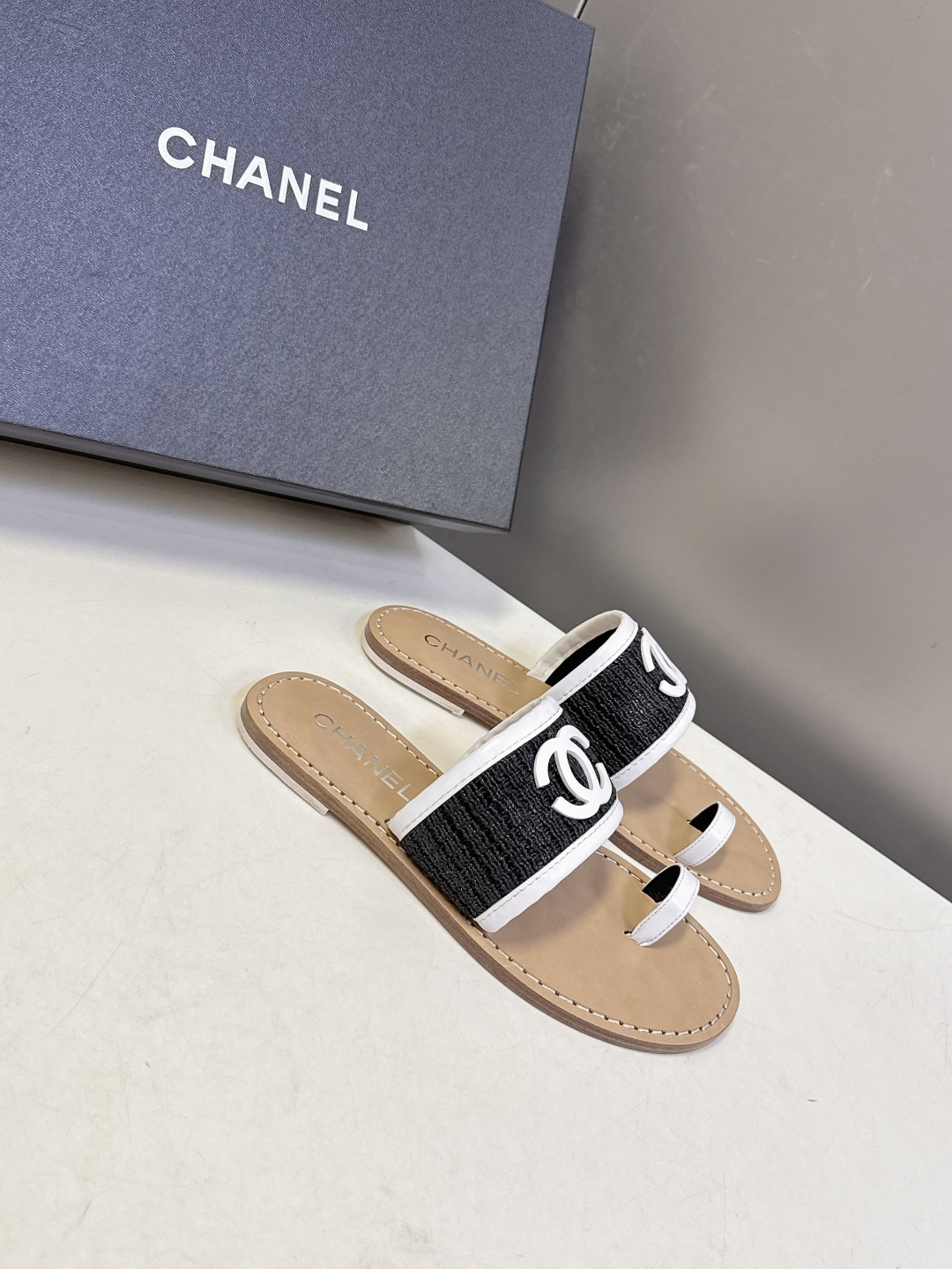 CHANEL香奈儿2026春夏最新款双C拖鞋 超多明星时尚博主种草 夏天必备 大爆款‼️已经被它的美貌折