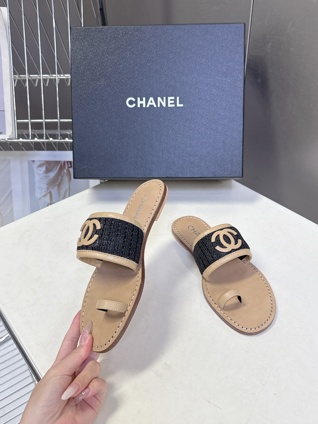 CHANEL香奈儿2026春夏最新款双C拖鞋 超多明星时尚博主种草 夏天必备 大爆款‼️已经被它的美貌折