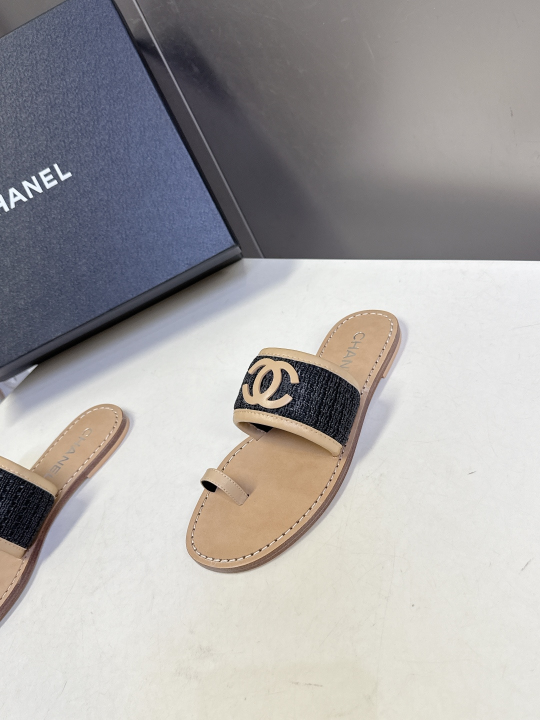 CHANEL香奈儿2026春夏最新款双C拖鞋 超多明星时尚博主种草 夏天必备 大爆款‼️已经被它的美貌折