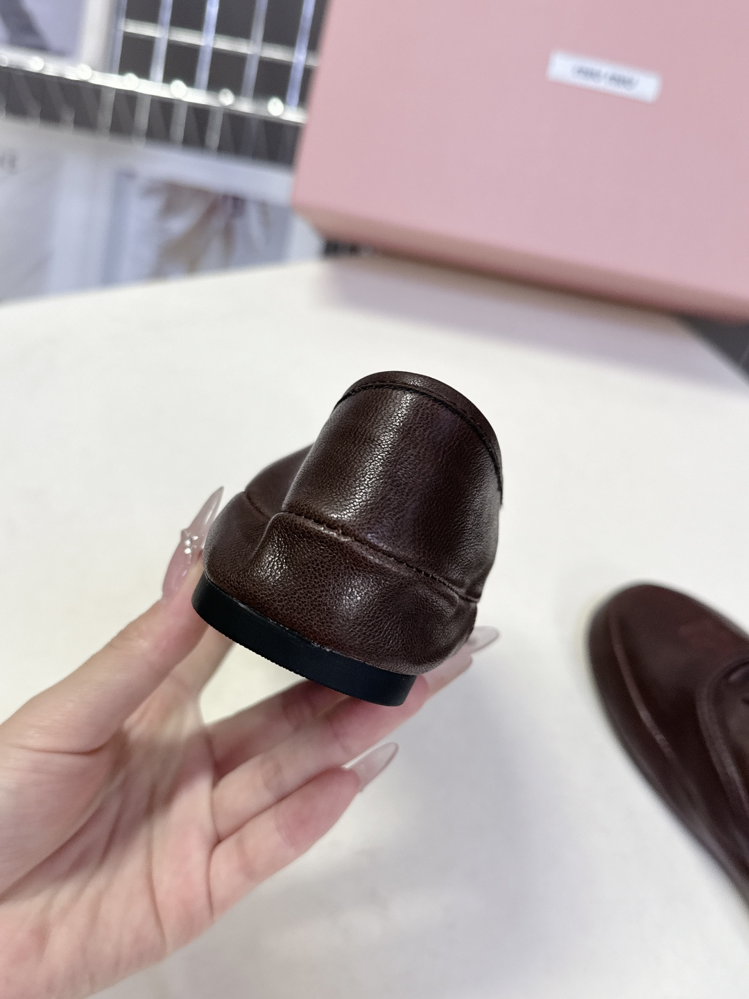 Miu Miu 缪缪春夏最新款复古系带芭蕾风平底鞋 超多明星网红种草 鞋头压印miu品牌logo 高级感