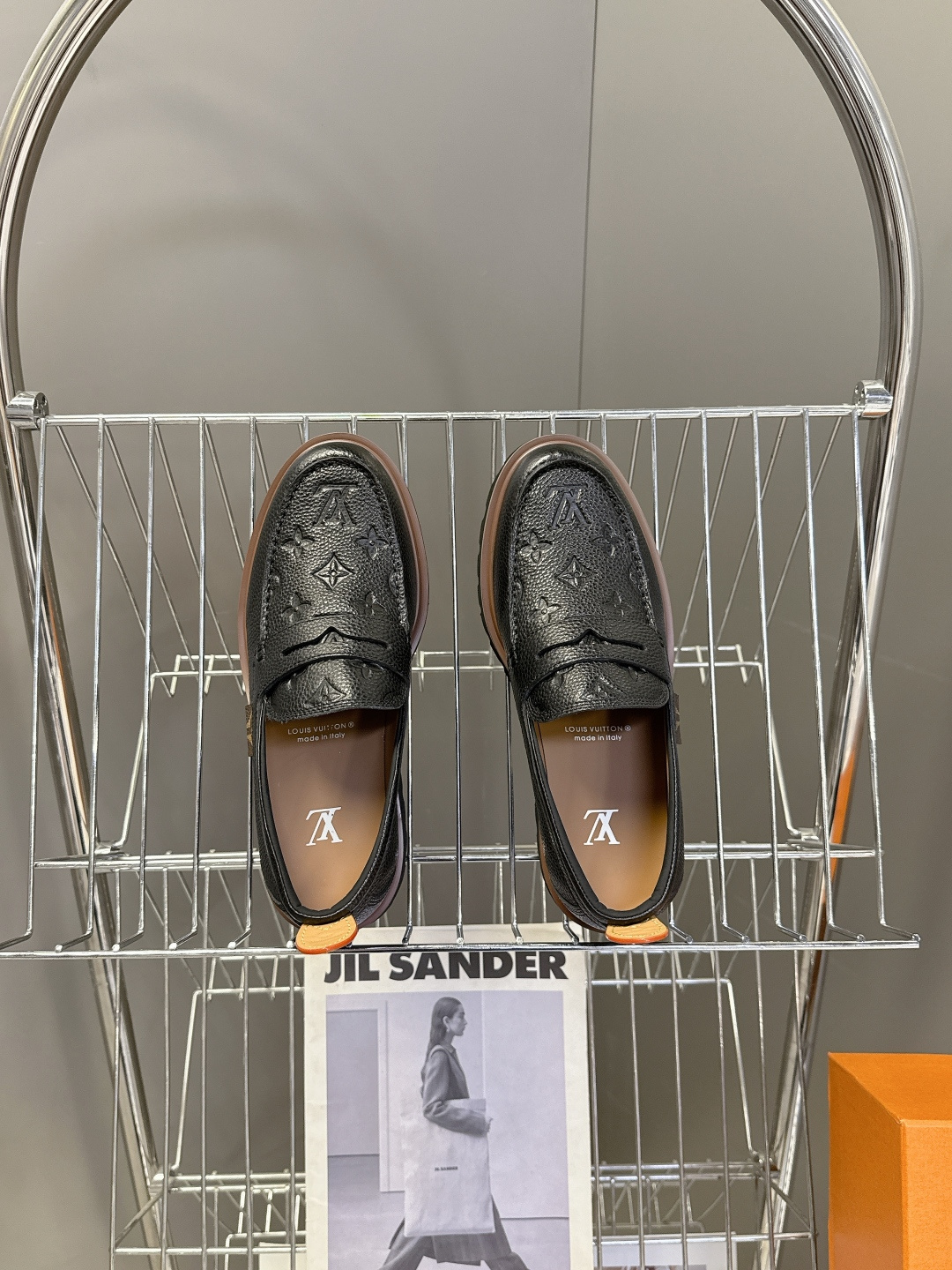 Louis Vuitton路易威登春夏最新款压纹厚底乐福皮鞋 超多明星网红种草 属于品牌标志性的“工装风