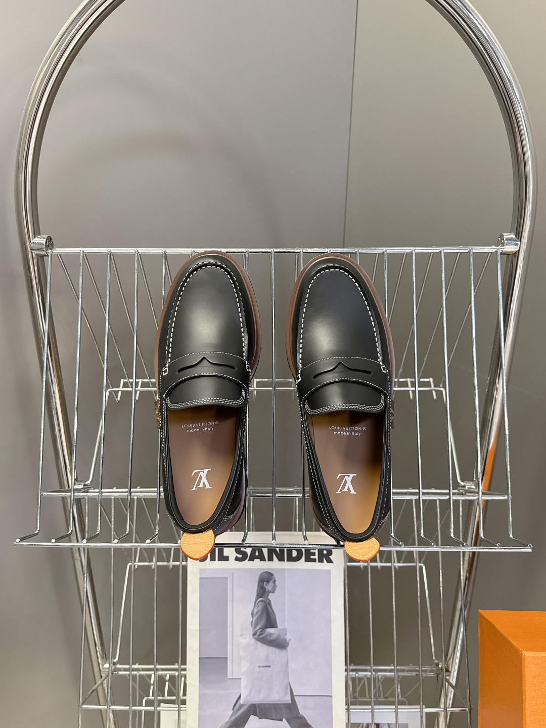 Louis Vuitton路易威登春夏最新款压纹厚底乐福皮鞋 超多明星网红种草 属于品牌标志性的“工装风