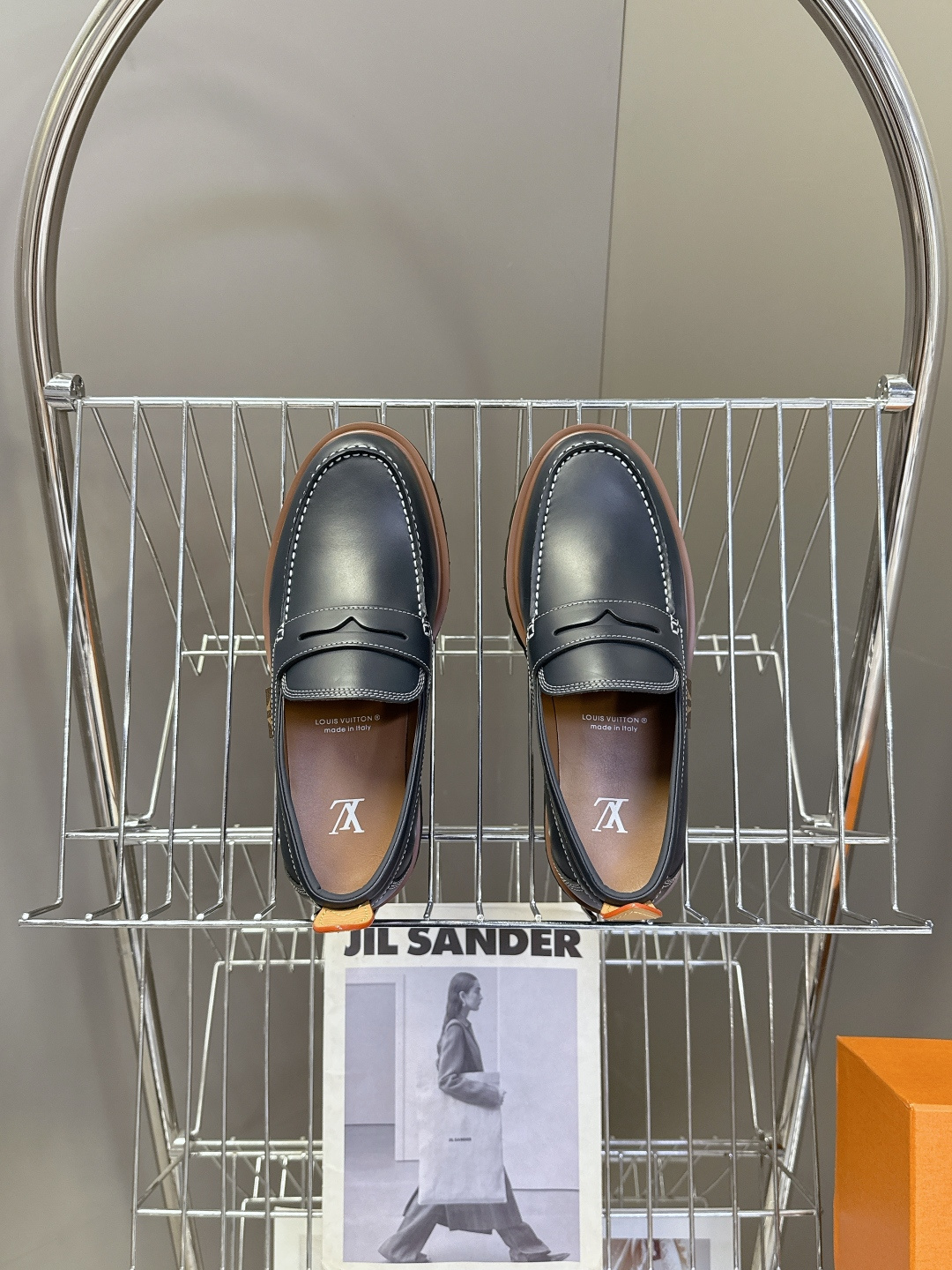 Louis Vuitton路易威登春夏最新款压纹厚底乐福皮鞋 超多明星网红种草 属于品牌标志性的“工装风