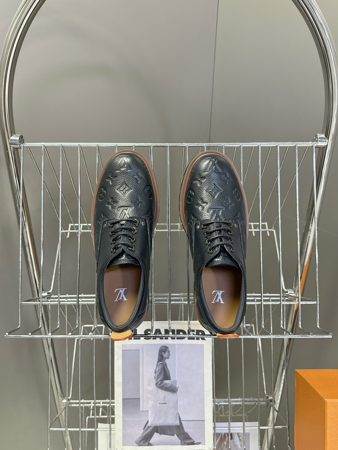 Louis Vuitton路易威登春夏最新款压纹厚底德比皮鞋 超多明星网红种草 属于品牌标志性的“工装风