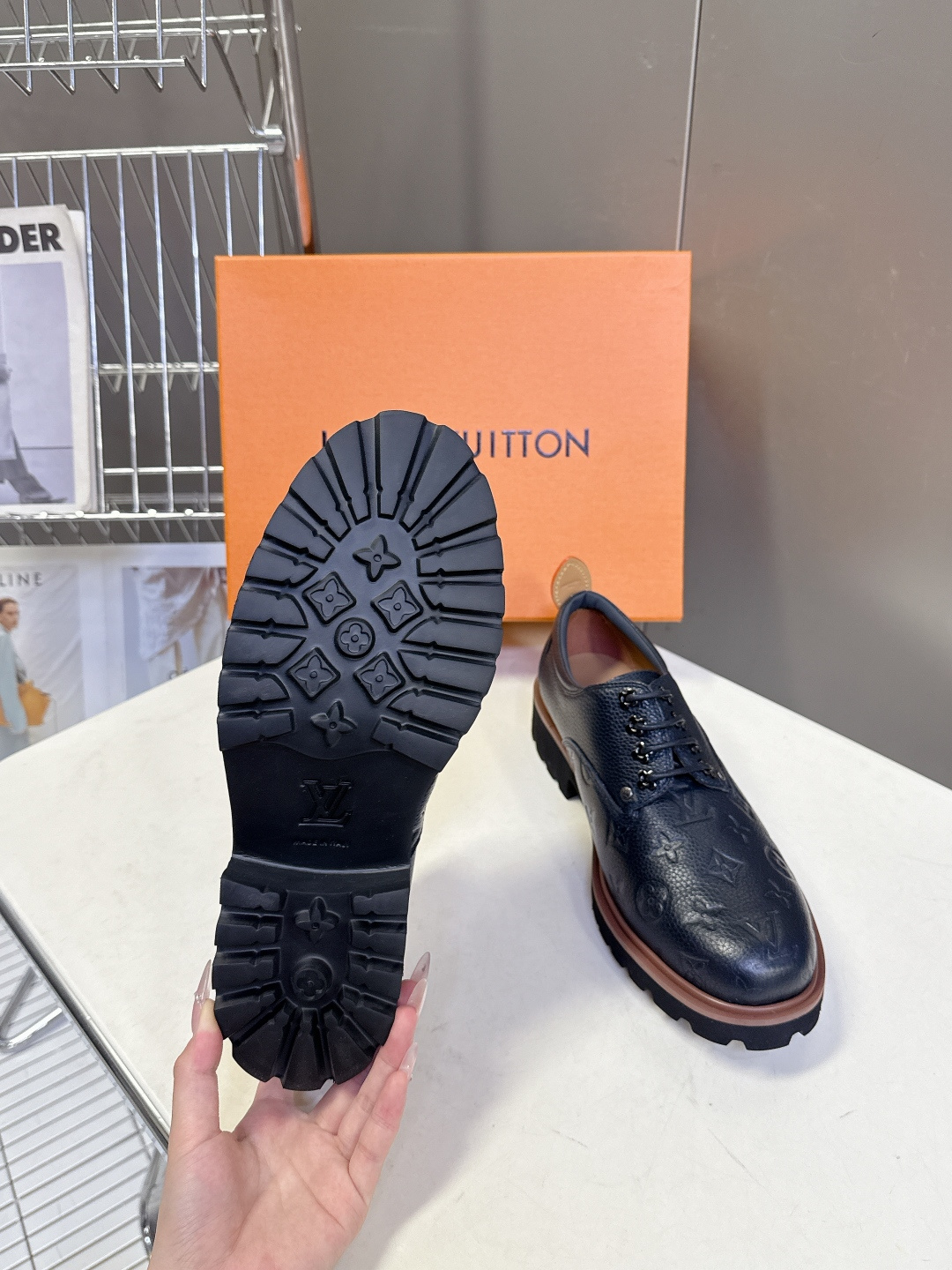Louis Vuitton路易威登春夏最新款压纹厚底德比皮鞋 超多明星网红种草 属于品牌标志性的“工装风