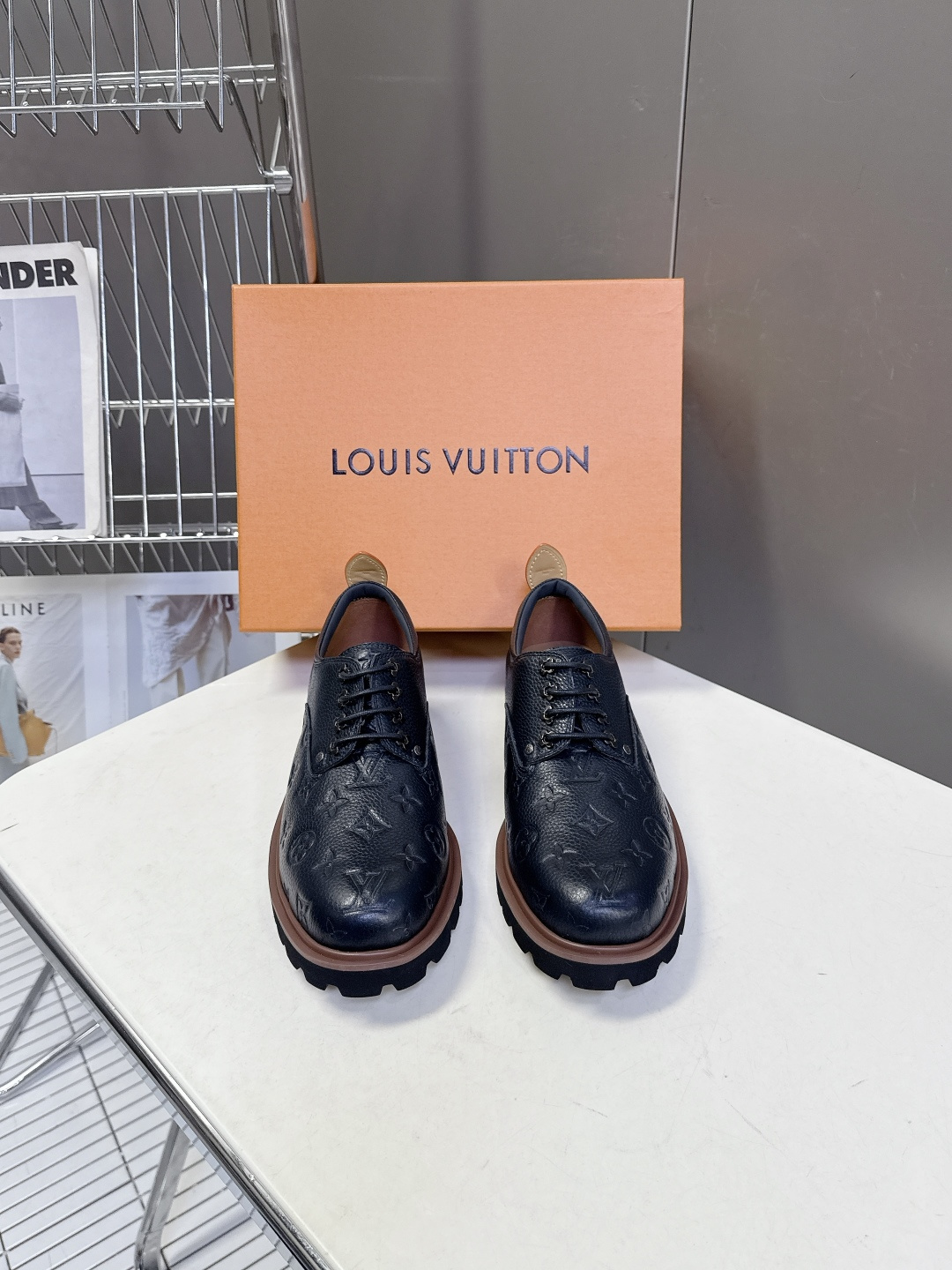 Louis Vuitton路易威登春夏最新款压纹厚底德比皮鞋 超多明星网红种草 属于品牌标志性的“工装风