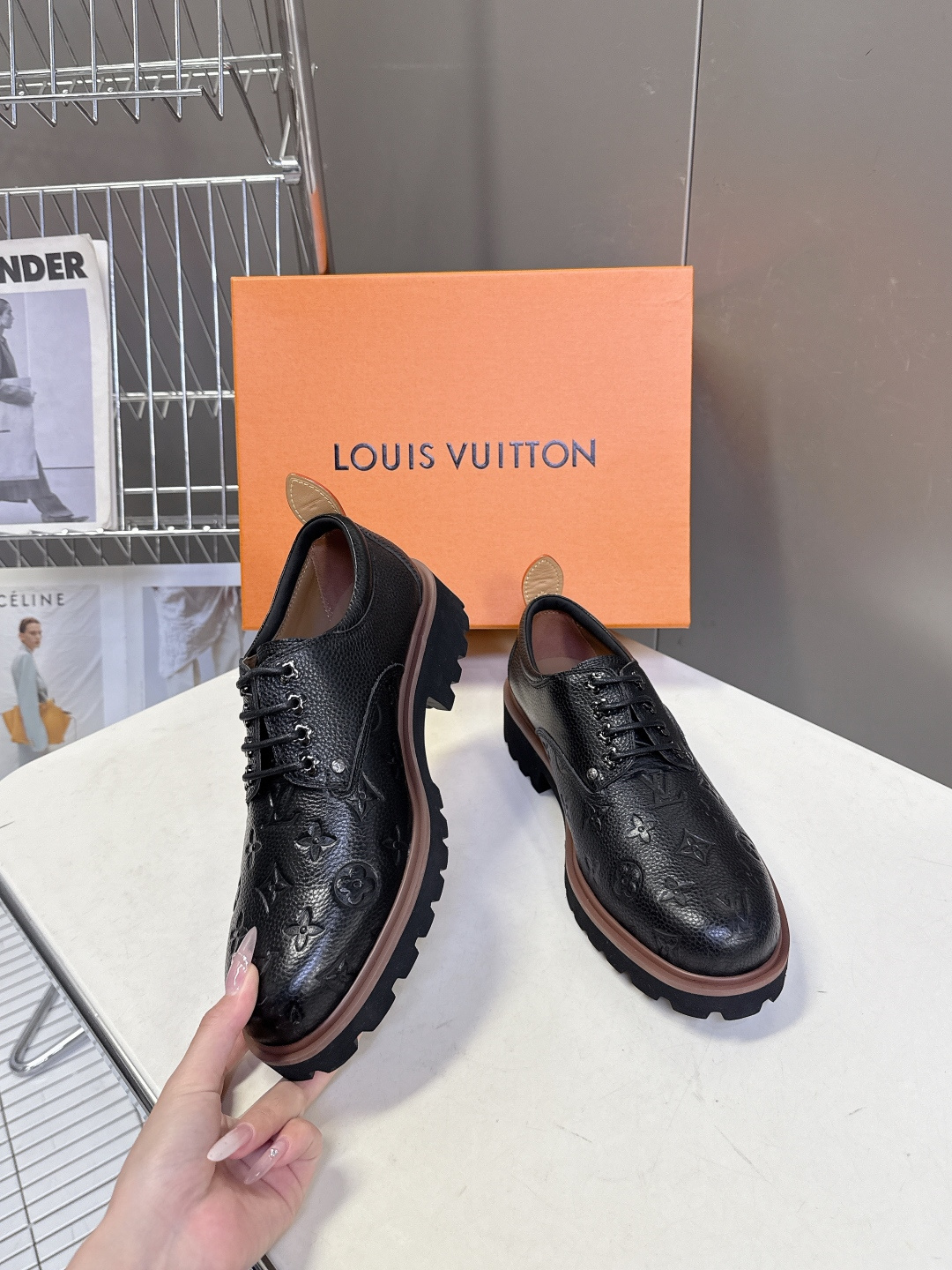 Louis Vuitton路易威登春夏最新款压纹厚底德比皮鞋 超多明星网红种草 属于品牌标志性的“工装风