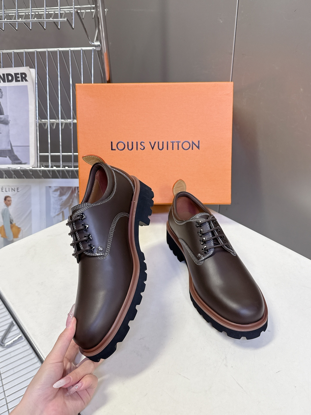 Louis Vuitton路易威登春夏最新款压纹厚底德比皮鞋 超多明星网红种草 属于品牌标志性的“工装风