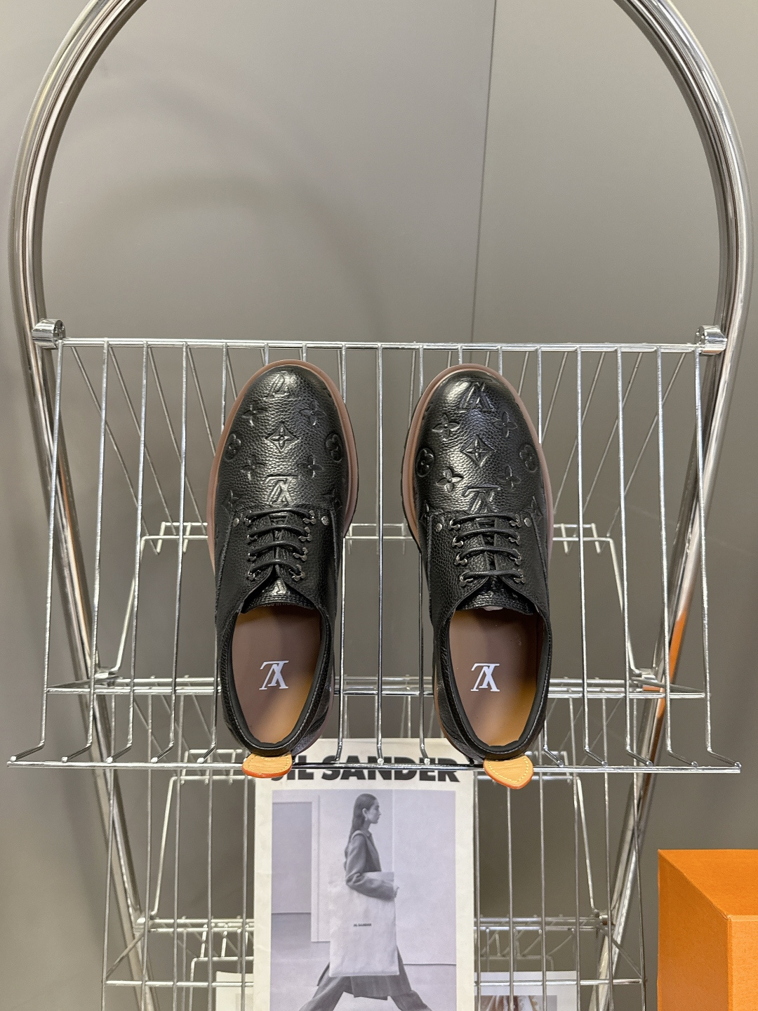 Louis Vuitton路易威登春夏最新款压纹厚底德比皮鞋 超多明星网红种草 属于品牌标志性的“工装风