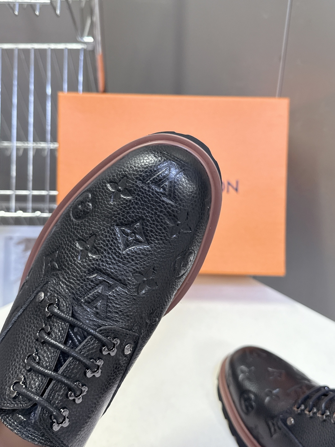 Louis Vuitton路易威登春夏最新款压纹厚底德比皮鞋 超多明星网红种草 属于品牌标志性的“工装风