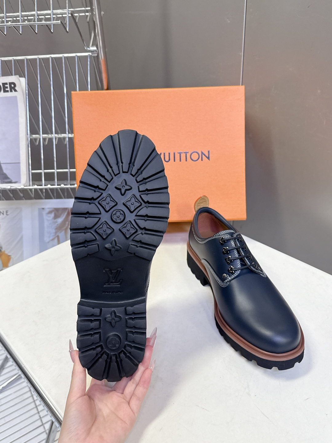 Louis Vuitton路易威登春夏最新款压纹厚底德比皮鞋 超多明星网红种草 属于品牌标志性的“工装风