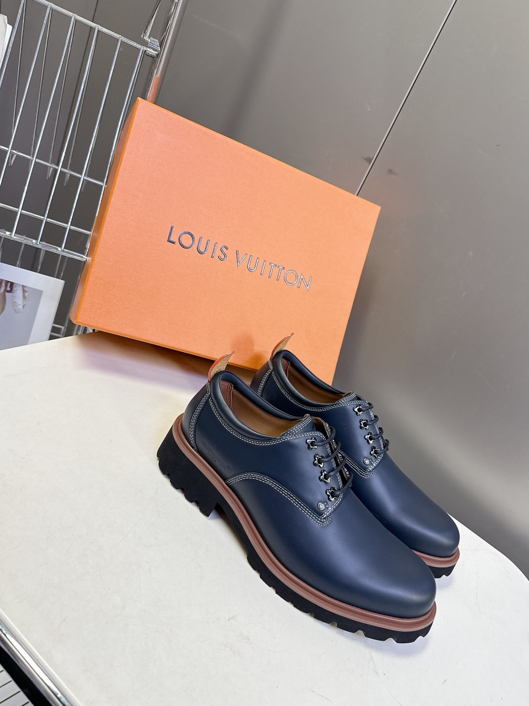 Louis Vuitton路易威登春夏最新款压纹厚底德比皮鞋 超多明星网红种草 属于品牌标志性的“工装风