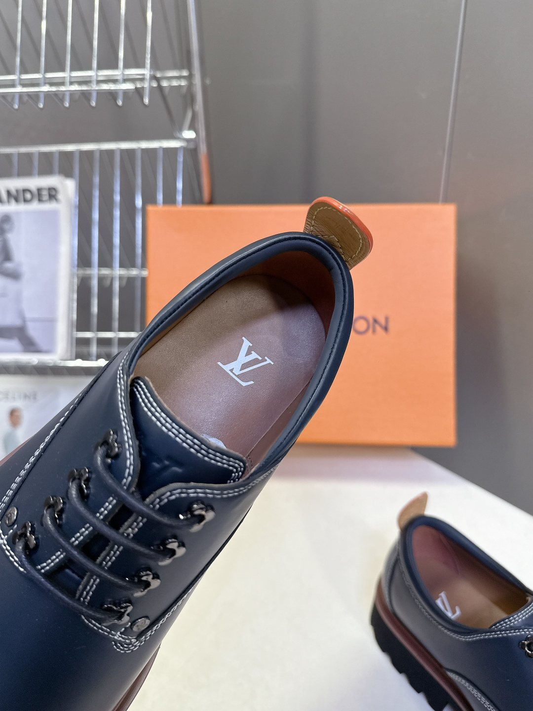 Louis Vuitton路易威登春夏最新款压纹厚底德比皮鞋 超多明星网红种草 属于品牌标志性的“工装风