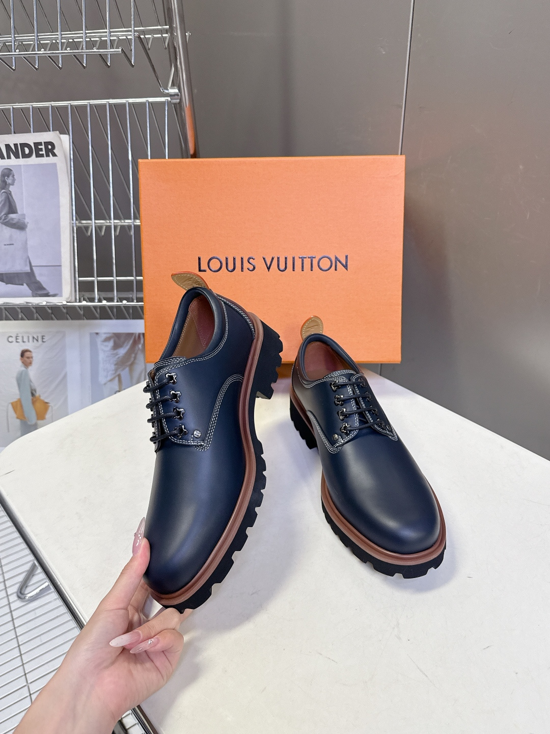 Louis Vuitton路易威登春夏最新款压纹厚底德比皮鞋 超多明星网红种草 属于品牌标志性的“工装风